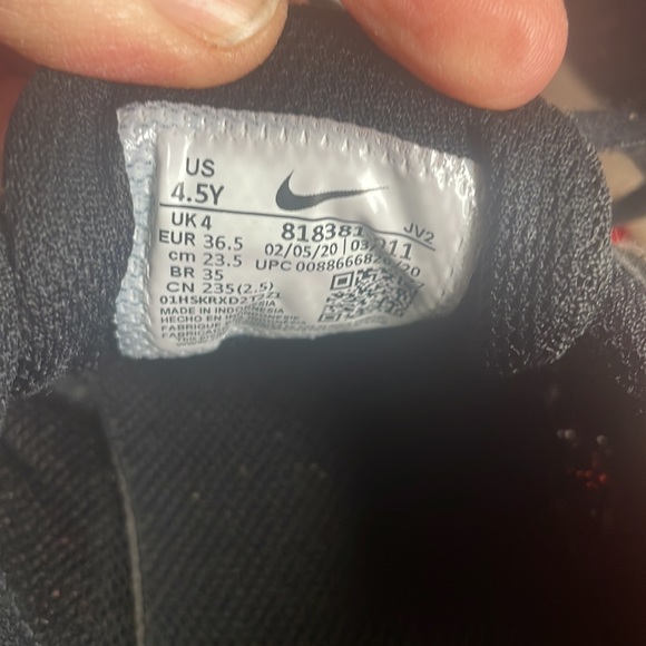 Nike Tanjun girls sneaker in sizes 4.5 - Picture 11 of 13